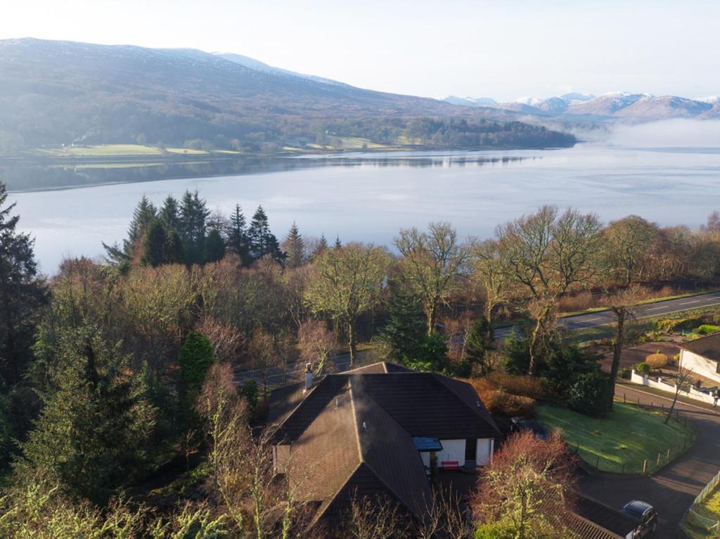 Tom Beag - Ben Nevis View Rooms Fort William Exterior foto