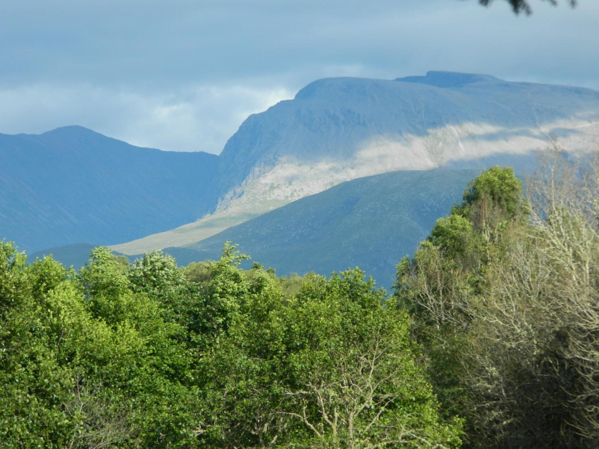Tom Beag - Ben Nevis View Rooms Fort William Exterior foto